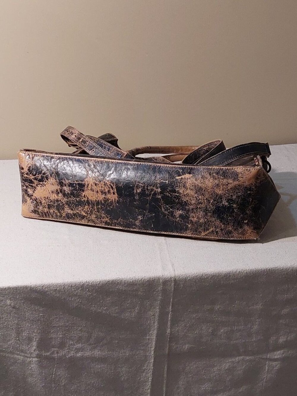 BED|STU Rockaway Brown/Black Lux Distressed Leather Shoulder/Crossbody Tote O/S - Picture 5 of 16